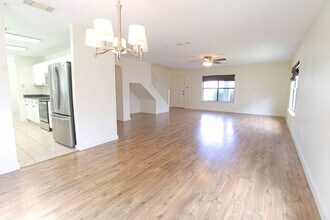 8118 Chestnut Manor Dr in Converse, TX - Building Photo - Building Photo