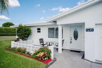 2401 SW 11th Ave in Boynton Beach, FL - Building Photo - Building Photo