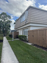 4376 Hazel Ave in Palm Beach Gardens, FL - Building Photo - Building Photo