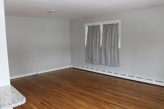 121 S Main St in Quakertown, PA - Building Photo - Building Photo