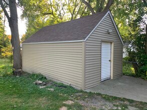2902 Wood Street in Ames, IA - Foto de edificio - Building Photo
