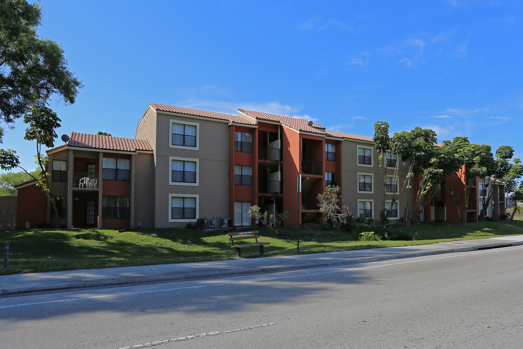 Presidents Walk in West Palm Beach, FL - Building Photo