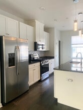 67 Nicholas Dr E in Des Plaines, IL - Building Photo - Building Photo