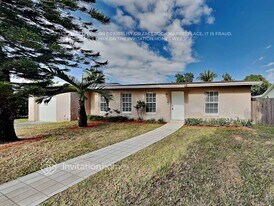 8121 NW 44th Ct in Lauderhill, FL - Building Photo