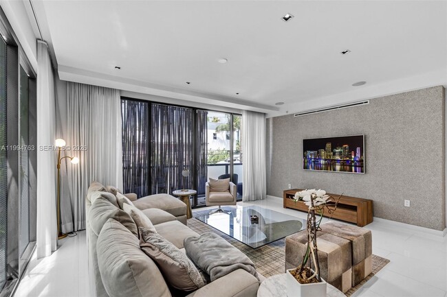 350 Meridian Ave in Miami Beach, FL - Building Photo - Building Photo