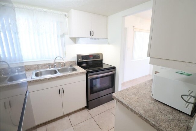 1863 Sunny Dr in Bradenton, FL - Building Photo - Building Photo