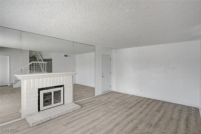 7182 Acorn Ct in Las Vegas, NV - Building Photo - Building Photo