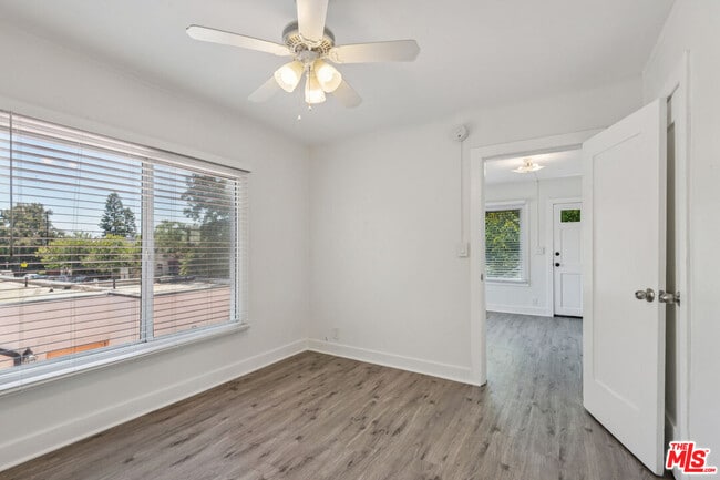 254 5th Ave in Los Angeles, CA - Building Photo - Building Photo