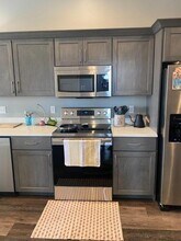 1204 7th Ave, Unit 202 in Marion, IA - Building Photo - Building Photo