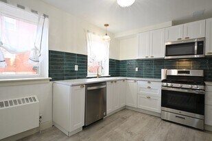 465 Arborway, Unit 13 in Boston, MA - Building Photo