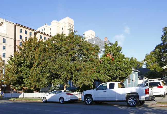 451 E San Salvador St in San Jose, CA - Foto de edificio - Building Photo