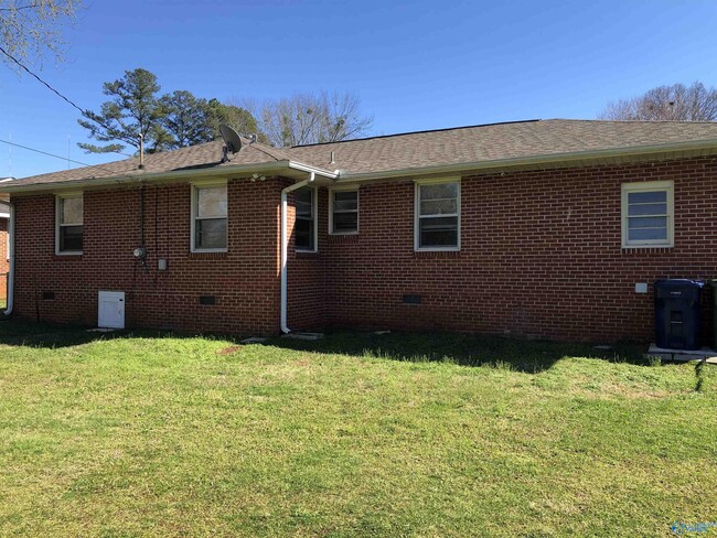1811 Stevens Dr NE in Huntsville, AL - Building Photo - Building Photo