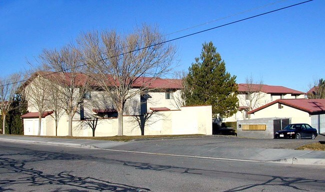 Windridge Apartments in Barstow, CA - Building Photo - Building Photo