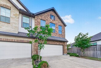 9442 Starlight Oak Dr in Missouri City, TX - Foto de edificio - Building Photo