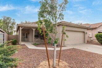 17067 W Young St in Surprise, AZ - Building Photo - Building Photo