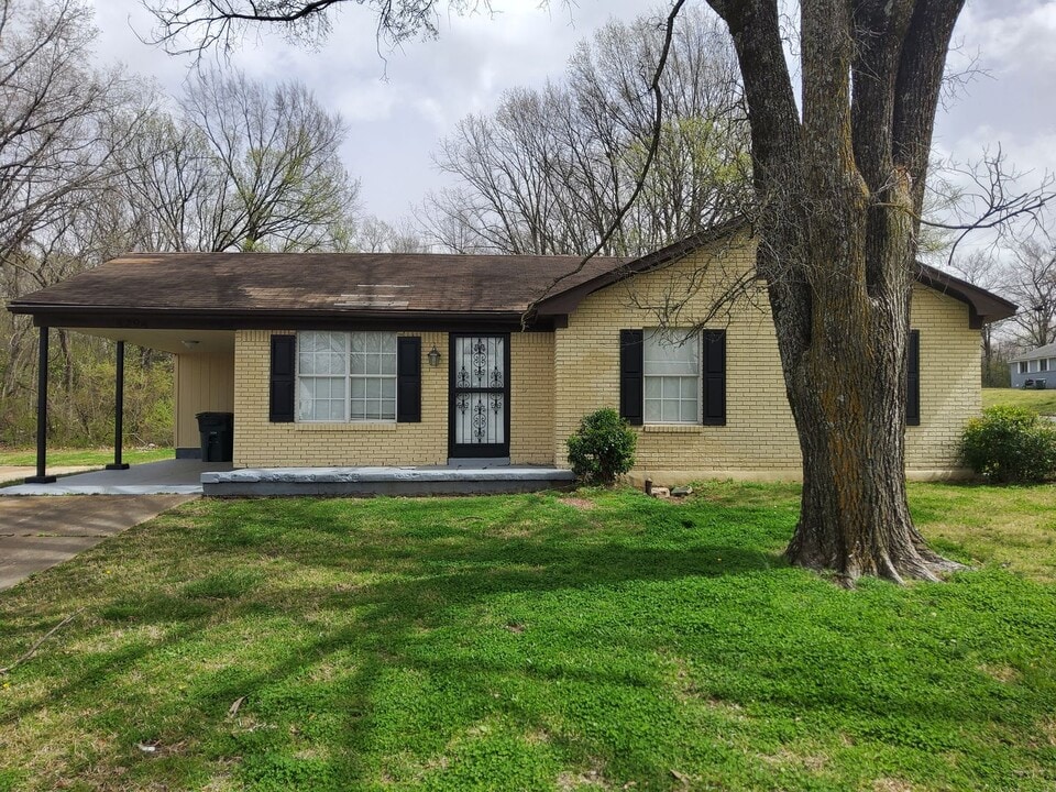 Welcome to 4294 Tonawanda! in Memphis, TN - Building Photo