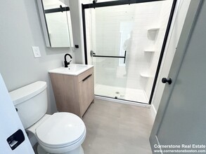 16 Baker Ct, Unit 4 in Boston, MA - Building Photo - Building Photo