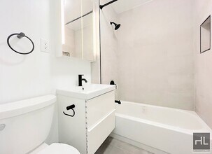 Boerum Hill-Renovated 1 Bedroom w/private in Brooklyn, NY - Building Photo - Building Photo