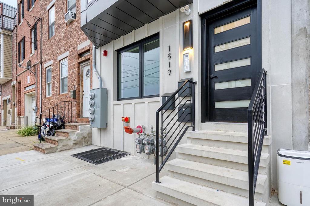1519 Carpenter St in Philadelphia, PA - Building Photo