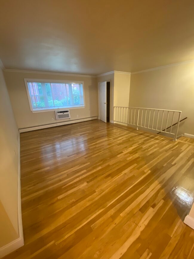 68 W End Ave, Unit 2 in North Plainfield, NJ - Foto de edificio - Building Photo