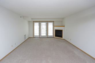 The Oaks on Pleasant in Richfield, MN - Building Photo - Interior Photo
