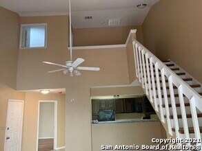 10527 Perrin Beitel in San Antonio, TX - Building Photo - Building Photo