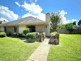 315 Brookwood Dr in Texarkana, TX - Building Photo