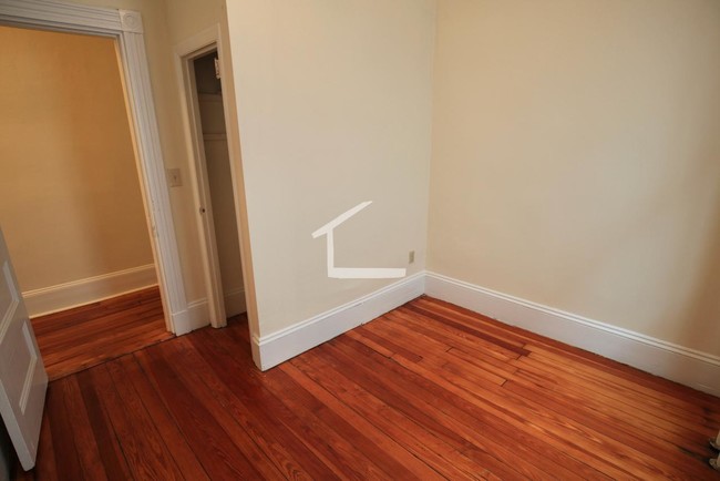 7 Washburn Terrace, Unit 2 in Brookline, MA - Foto de edificio - Building Photo