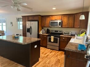 42 Walnut St in Old Orchard Beach, ME - Building Photo - Building Photo