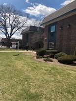 454 Spring Rd, Unit 6 in Elmhurst, IL - Building Photo