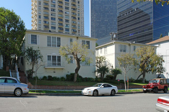 405 Shirley Pl in Beverly Hills, CA - Building Photo - Building Photo