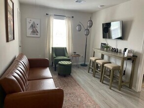 4903 Noble St, Unit 1 in Houston, TX - Foto de edificio - Building Photo