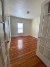 7 Oak Sq, Unit 2R in Boston, MA - Building Photo - Building Photo