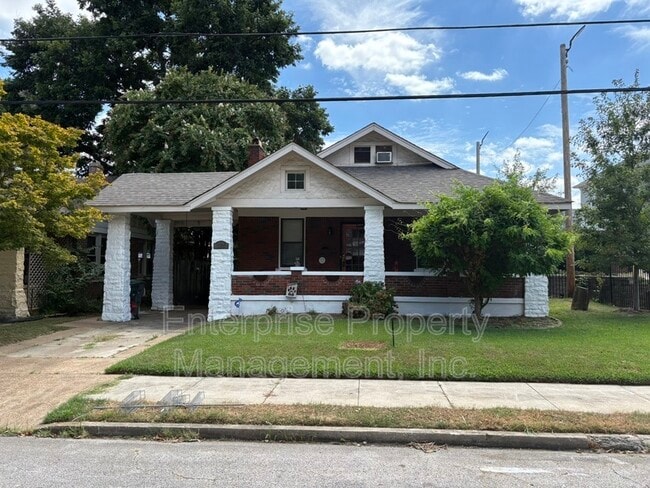 property at 2371 Parkway Pl