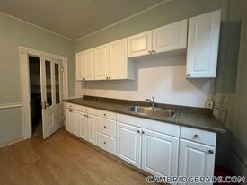 339 Cambridge St in Cambridge, MA - Building Photo