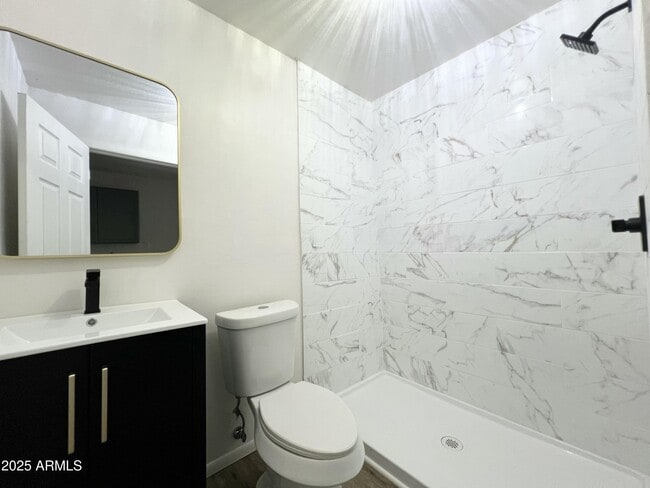 property at 946 E 12th St