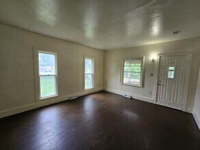 820 Logan Ave in Waterloo, IA - Building Photo - Building Photo