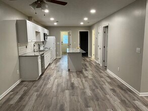 3633 Grant Ave in Grove City, OH - Foto de edificio - Building Photo