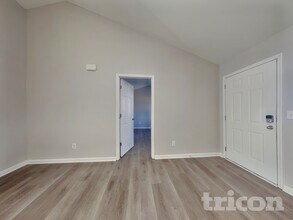 814 Topsail Dr in Browns Summit, NC - Building Photo - Building Photo