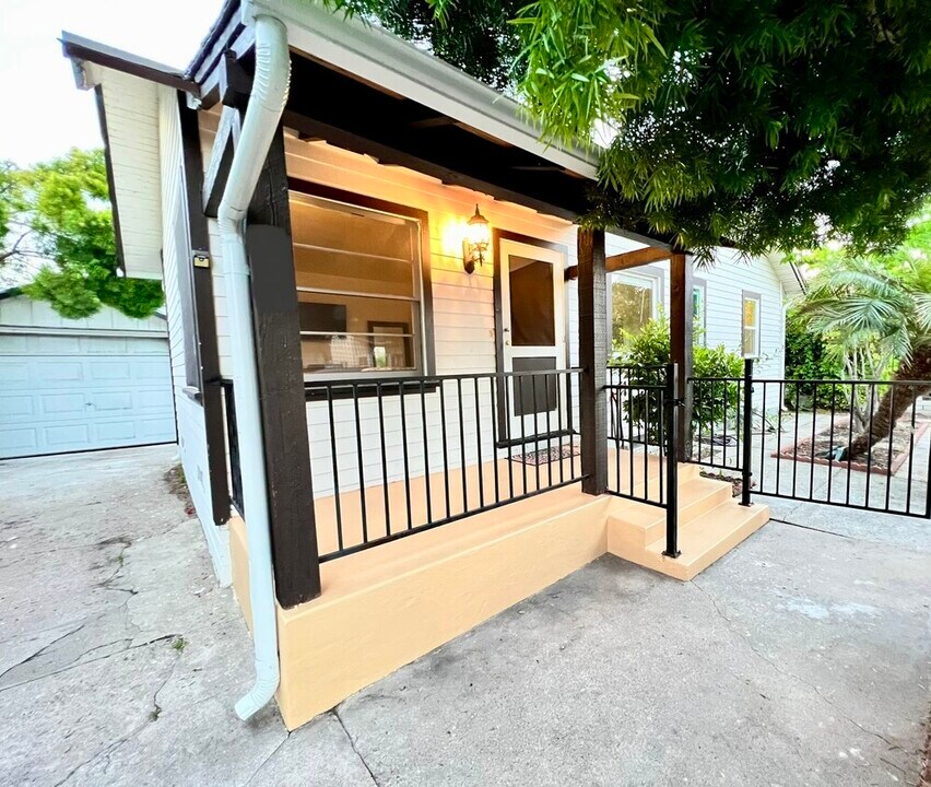 530 N Quarantina St in Santa Barbara, CA - Building Photo