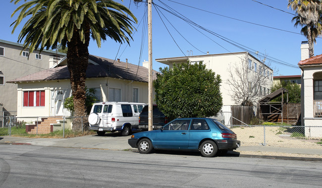 140 Lincoln Ave in Redwood City, CA - Building Photo - Building Photo