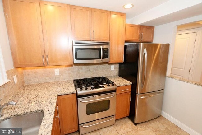 property at 1901 Lincoln Rd NE