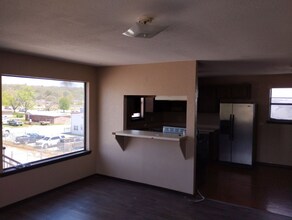 902 Cynthia St in Wilburton, OK - Building Photo - Building Photo