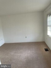 5435 Crossrail Dr in Burke, VA - Building Photo - Building Photo
