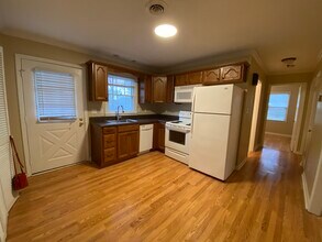 215 Navaho Trl, Unit B in Columbia, TN - Building Photo - Building Photo