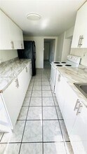 2250 NE 136th St in North Miami Beach, FL - Building Photo - Building Photo