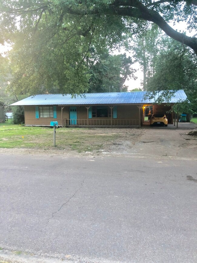 22 Longview Dr in Grenada, MS - Building Photo - Building Photo