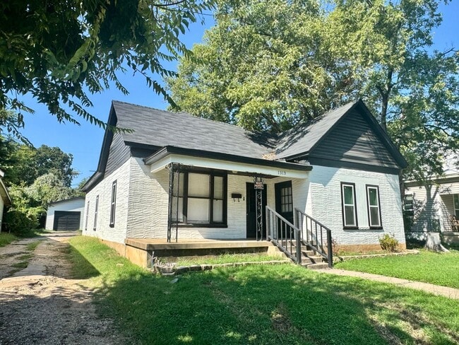 1313 Clinton Ave in Fort Worth, TX - Building Photo - Building Photo