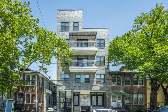 915 56th St in Brooklyn, NY - Foto de edificio - Building Photo