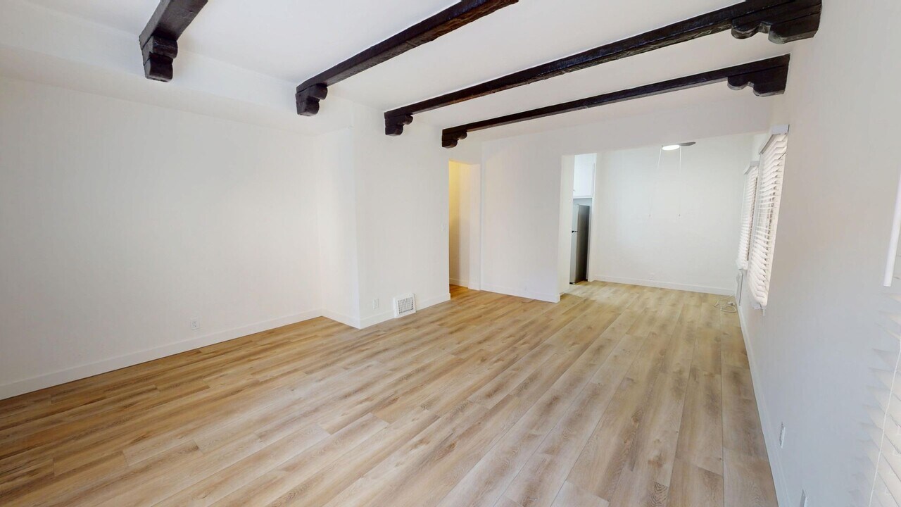 335 PALM in Beverly Hills, CA - Building Photo